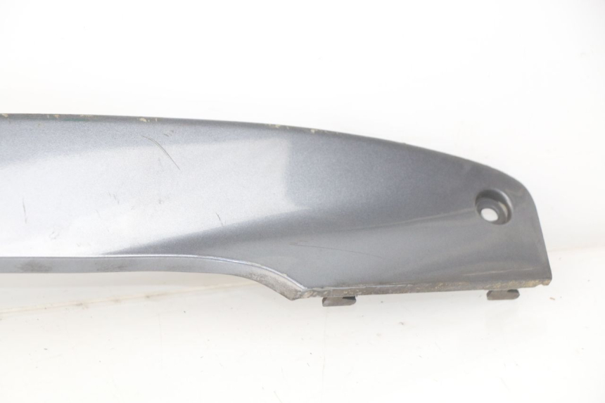 photo de rechter achterste dorpelplaat KYMCO LIKE 4T 50 (2009 - 2018) - Zoom op componenten