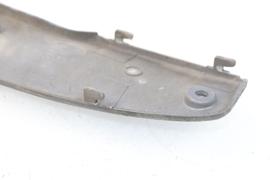 photo de rechter achterste dorpelplaat KYMCO LIKE 4T 50 (2009 - 2018) - Technische close-up