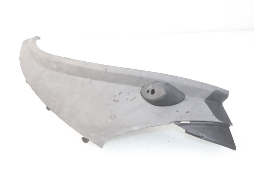 photo de rechter achterste dorpelplaat PIAGGIO MP3 LT 400 (2007 - 2012) - Detail van het onderdeel