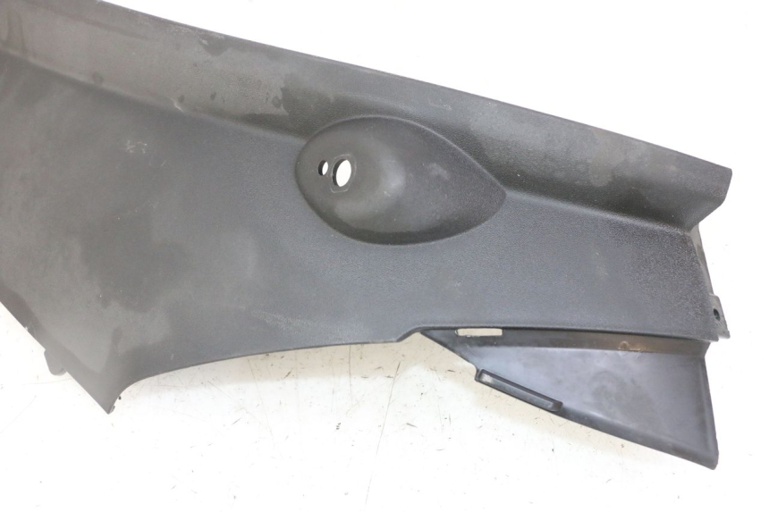 photo de rechter achterste dorpelplaat PIAGGIO MP3 LT 300 (2010 - 2016) - Detail van het onderdeel