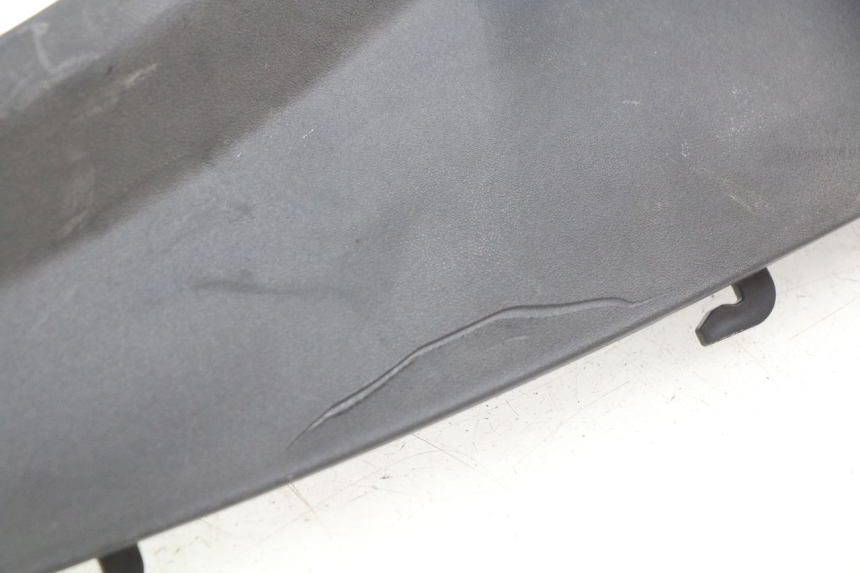 photo de rechter achterste dorpelplaat PIAGGIO MP3 500 (2011 - 2015) - Technische close-up