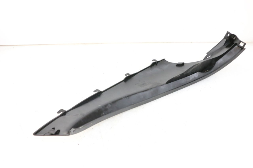 photo de rechter achterste dorpelplaat PIAGGIO MP3 500 (2011 - 2015) - Detail van het onderdeel