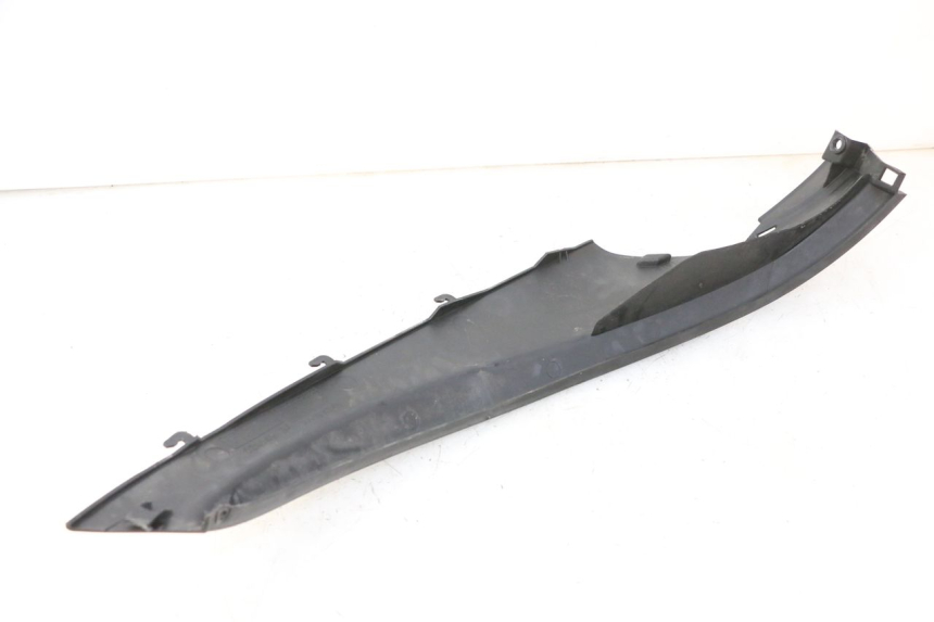 photo de rechter achterste dorpelplaat PIAGGIO MP3 RL 250 (2006 - 2010) - Technische close-up