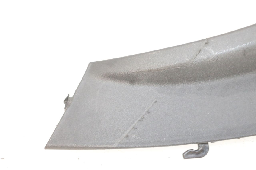 photo de rechter achterste dorpelplaat PIAGGIO MP3 RL 250 (2006 - 2010) - Staat van het oppervlak