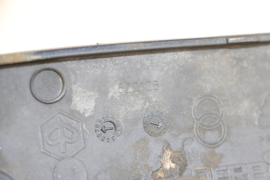 photo de rechter achterste dorpelplaat PIAGGIO VESPA LX 150 (2005 - 2013) - Detail van het onderdeel