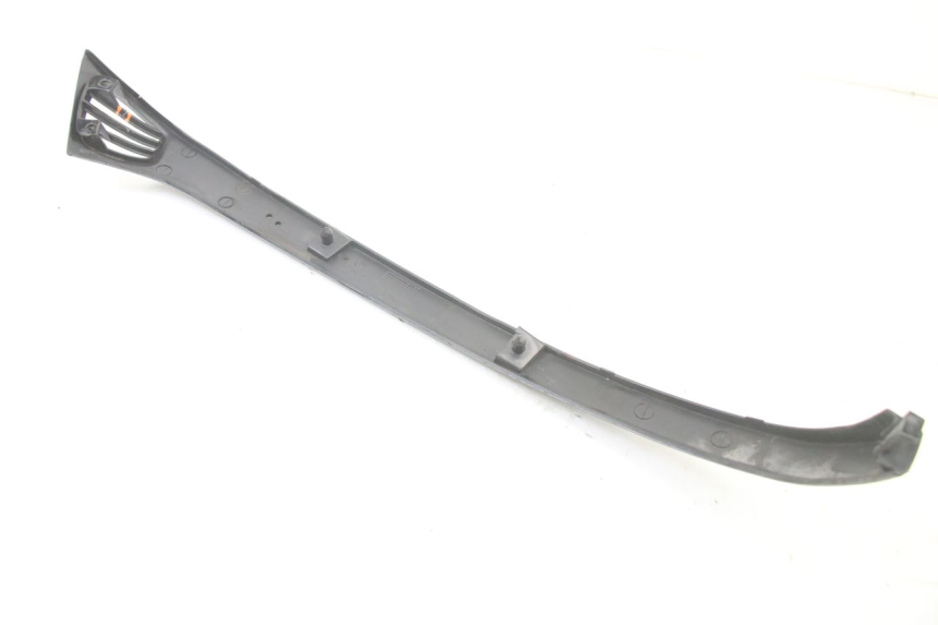 photo de rechter achterste dorpelplaat PIAGGIO VESPA LX 2T 50 (2005 - 2013) - Kenmerkende details