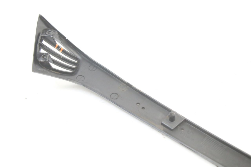 photo de rechter achterste dorpelplaat PIAGGIO VESPA LX 2T 50 (2005 - 2013) - Zoom op componenten