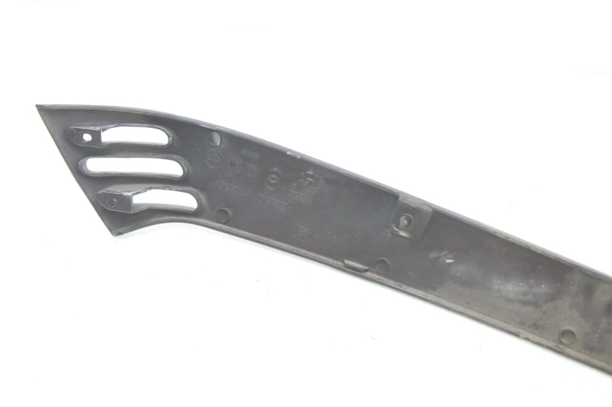 photo de rechter achterste dorpelplaat PIAGGIO VESPA LX IE 125 (2010 - 2012) - Gecontroleerd onderdeel