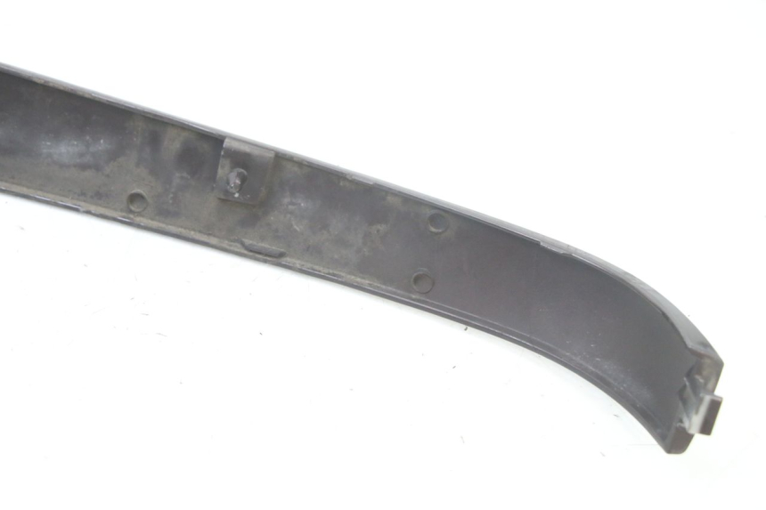 photo de rechter achterste dorpelplaat PIAGGIO VESPA LX IE 125 (2010 - 2012) - Markeringen en referenties