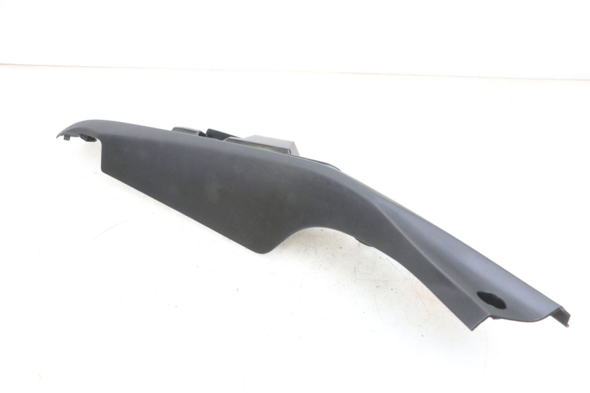 photo de rechter achterste dorpelplaat YAMAHA TRICITY 300 (2020 - 2024) - Andere kijkhoek