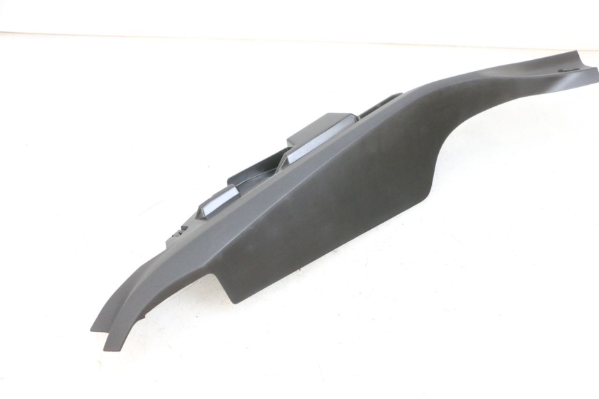 photo de rechter achterste dorpelplaat YAMAHA TRICITY 300 (2020 - 2024) - Technische close-up