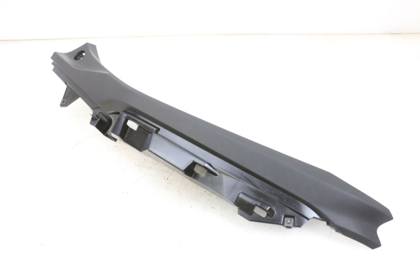 photo de rechter achterste dorpelplaat YAMAHA TRICITY 300 (2020 - 2024) - Overzicht