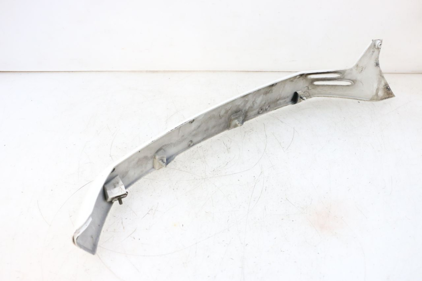 photo de rechter achterste dorpelplaat PIAGGIO VESPA GTS SUPER IE 125 (2009 - 2016) - Bevestigingspunten