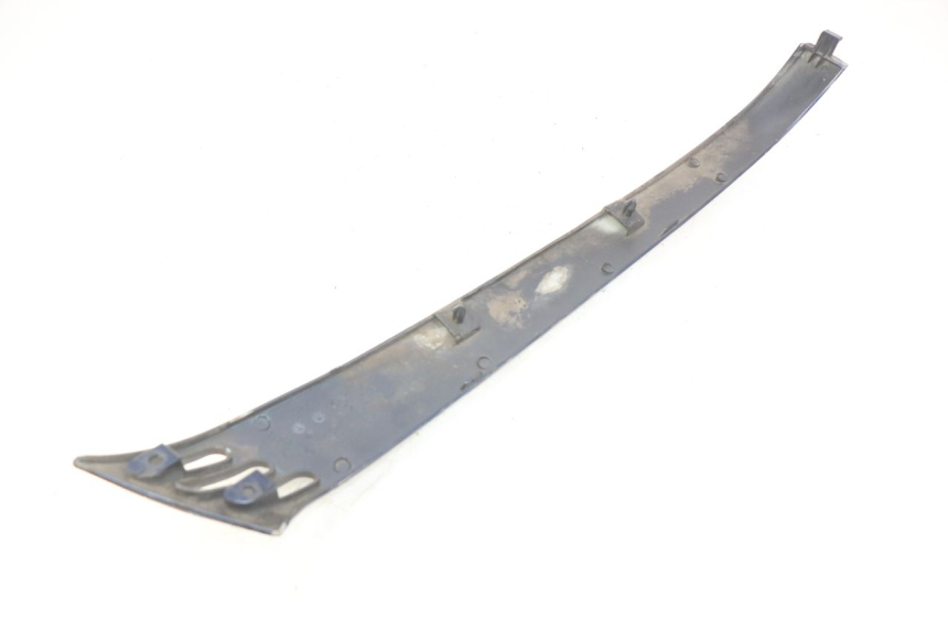 photo de rechter achterste dorpelplaat PIAGGIO VESPA LXV 125 (2006 - 2009) - Staat van het oppervlak