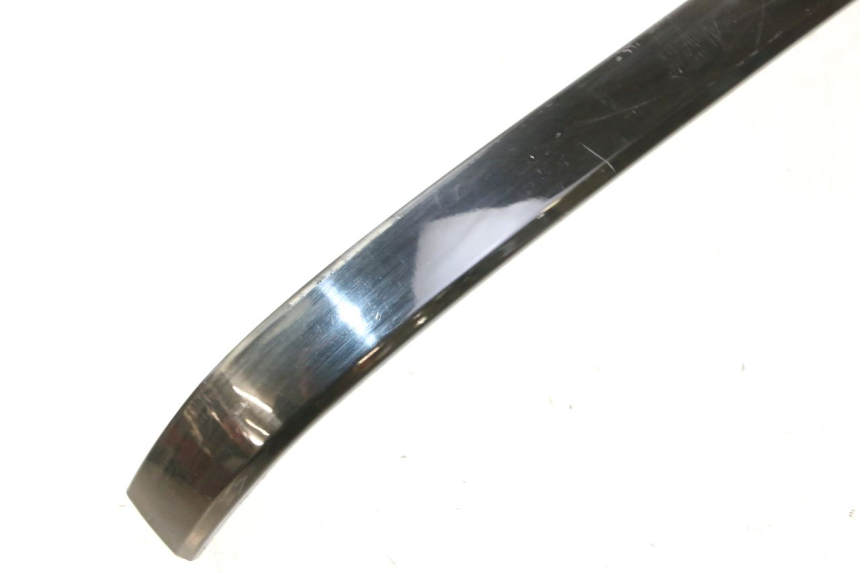 photo de rechter achterste dorpelplaat PIAGGIO VESPA S 2T 50 (2007 - 2014) - Detail van het onderdeel