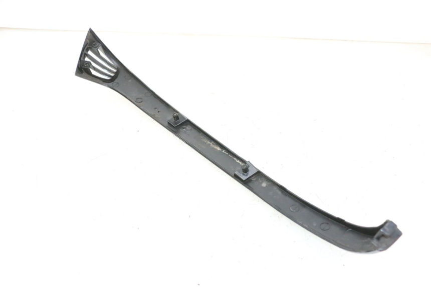 photo de rechter achterste dorpelplaat PIAGGIO VESPA S 2T 50 (2007 - 2014) - Bevestigingspunten