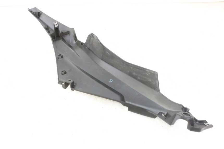 photo de rechter achterste dorpelplaat YAMAHA XMAX X-MAX 125 (2021 - 2025) - Andere kijkhoek