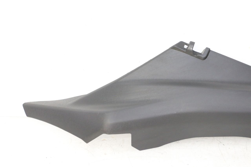 photo de rechter achterste dorpelplaat YAMAHA XMAX X-MAX 125 (2021 - 2025) - Gecontroleerd onderdeel