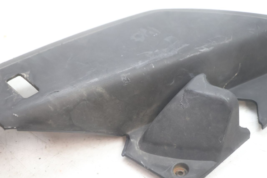 photo de rechter achterste dorpelplaat YAMAHA XMAX X-MAX 125 (2006 - 2009) - Overzicht