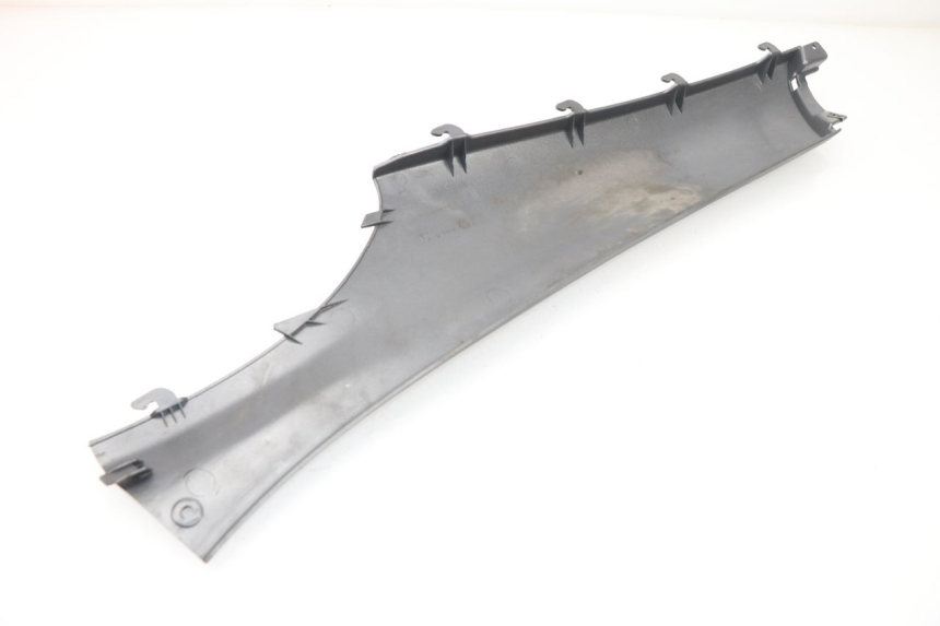photo de rechter achterste dorpelplaat PIAGGIO X9 EVOLUTION 250 (2003 - 2007) - Detail van het onderdeel
