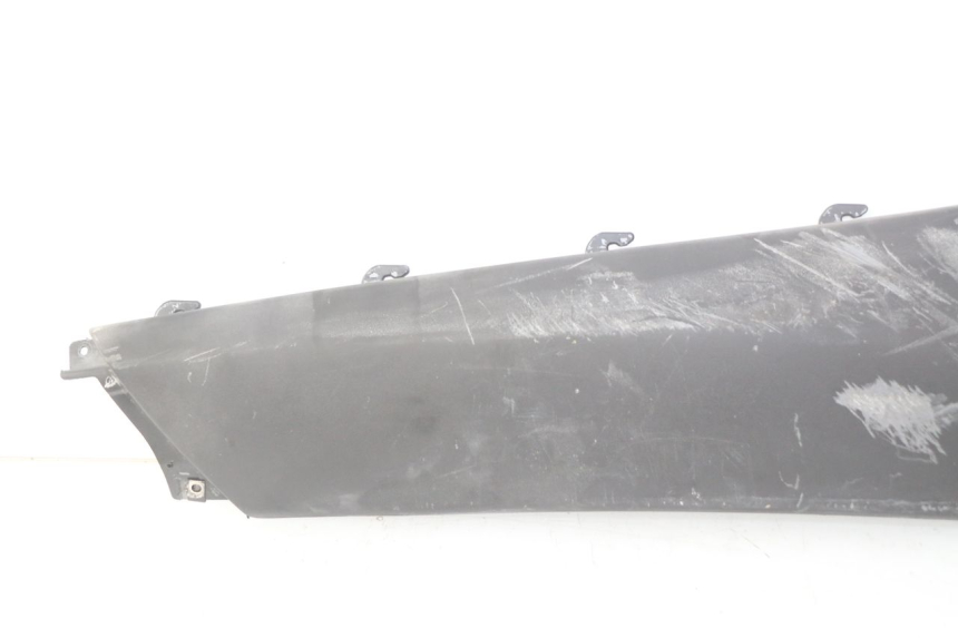 photo de rechter achterste dorpelplaat PIAGGIO X9 EVOLUTION 125 (2003 - 2007) - Bevestigingspunten