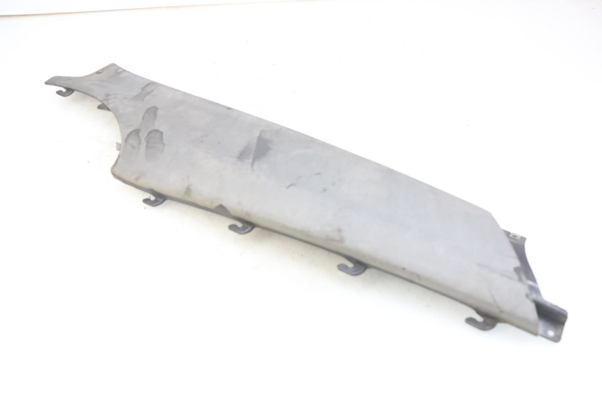 photo de rechter achterzijscherm onderzijde PIAGGIO X9 125 (2000 - 2003) - Technische close-up