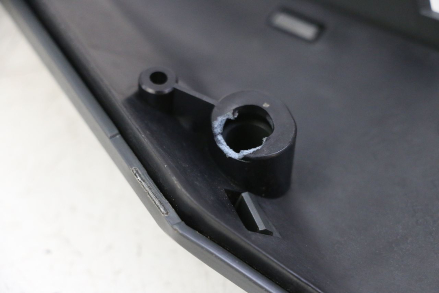 photo de rechter achterste dorpelplaat SEGWAY NINEBOT ZT3 PRO 1 - Technische close-up