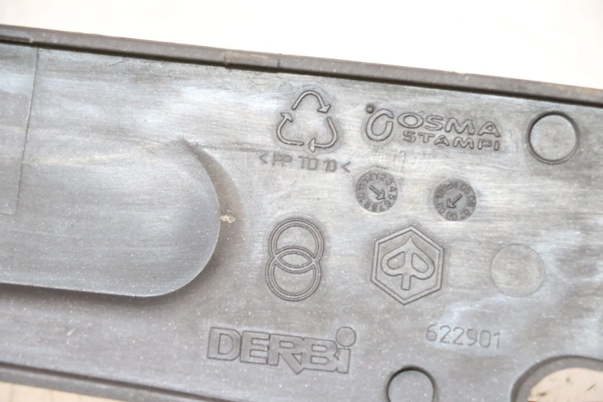 photo de Achterste linker dorpelplaat PIAGGIO LXV 4T 50 (2009 - 2013) - Detail van het onderdeel