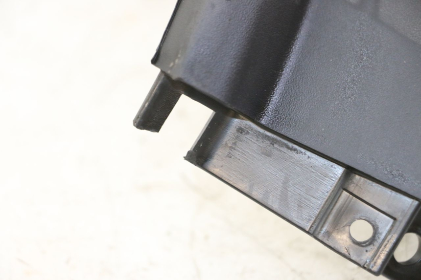 photo de Achterste linker dorpelplaat PIAGGIO MP3 LT 400 (2007 - 2012) - Detail van het onderdeel