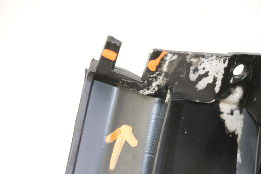 photo de Achterste linker dorpelplaat PIAGGIO MP3 LT 400 (2007 - 2012) - Zoom op gebruiksstaat