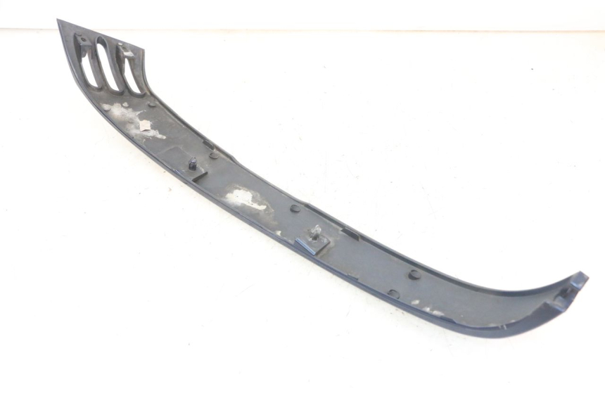 photo de Achterste linker dorpelplaat PIAGGIO VESPA LX 150 (2005 - 2013) - Technische close-up