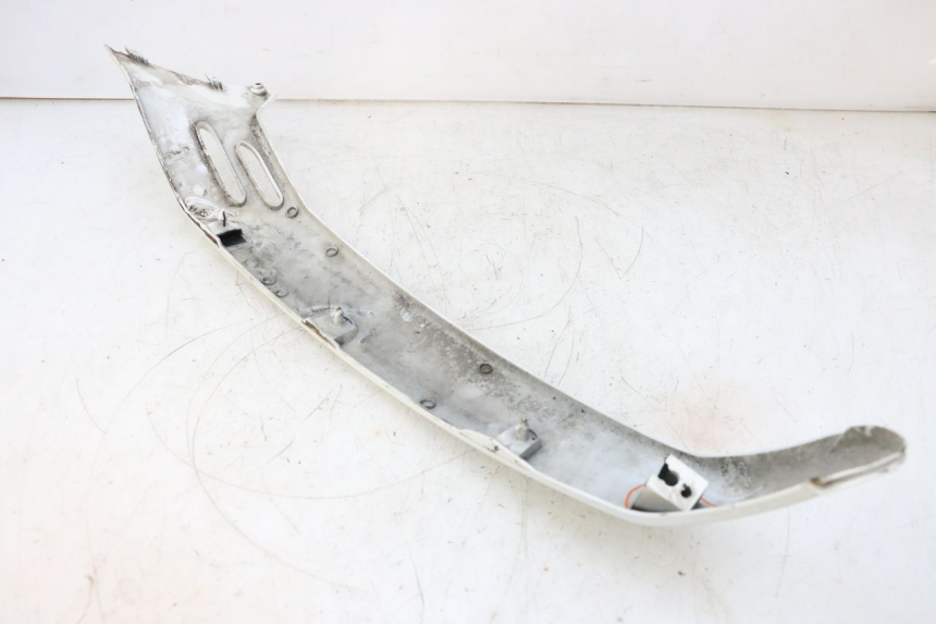 photo de Achterste linker dorpelplaat PIAGGIO VESPA GTS SUPER IE 125 (2009 - 2016) - Andere kijkhoek