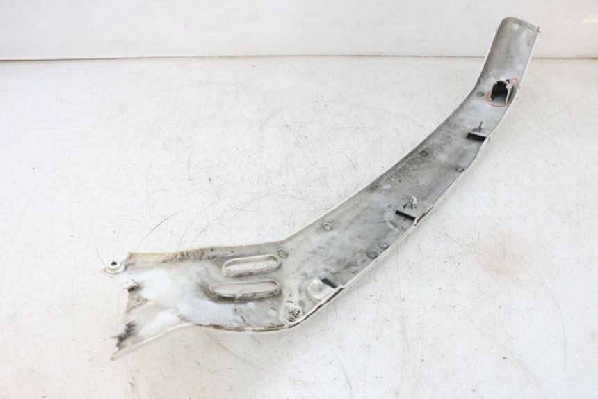 photo de Achterste linker dorpelplaat PIAGGIO VESPA GTS SUPER IE 125 (2009 - 2016) - Overzicht