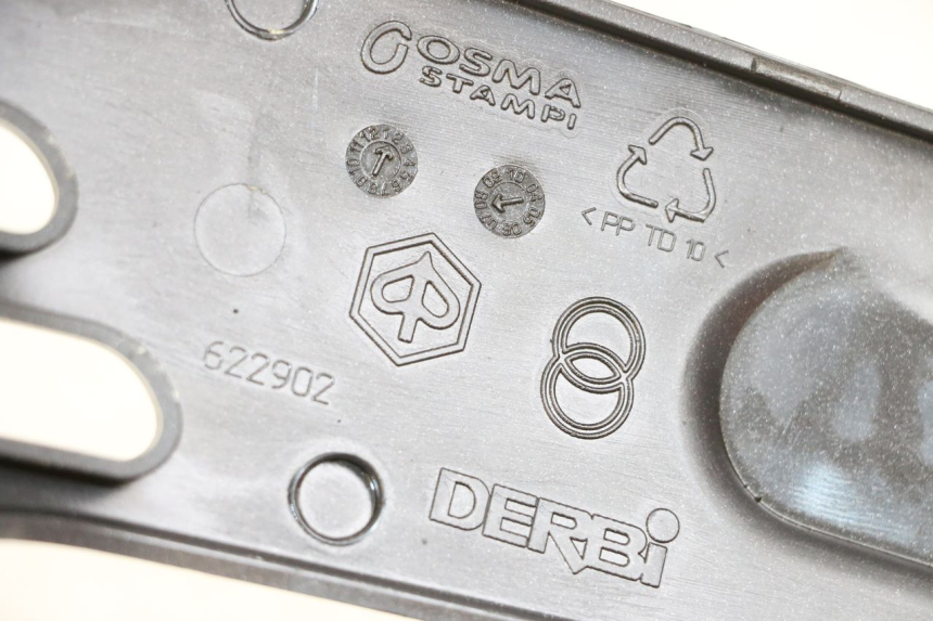 photo de Achterste linker dorpel PIAGGIO VESPA LX 2T 50 (2005 - 2013) - Detail van het onderdeel