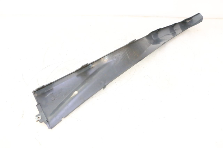 photo de rechter dorpel SUZUKI BURGMAN 125 (2007 - 2014) - Detail van het onderdeel