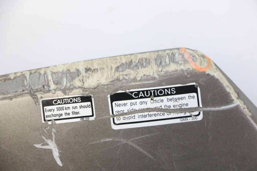 photo de RECHTER ZIJKWAND KYMCO DINK STREET 125 (2009 - 2014) - Zoom op componenten