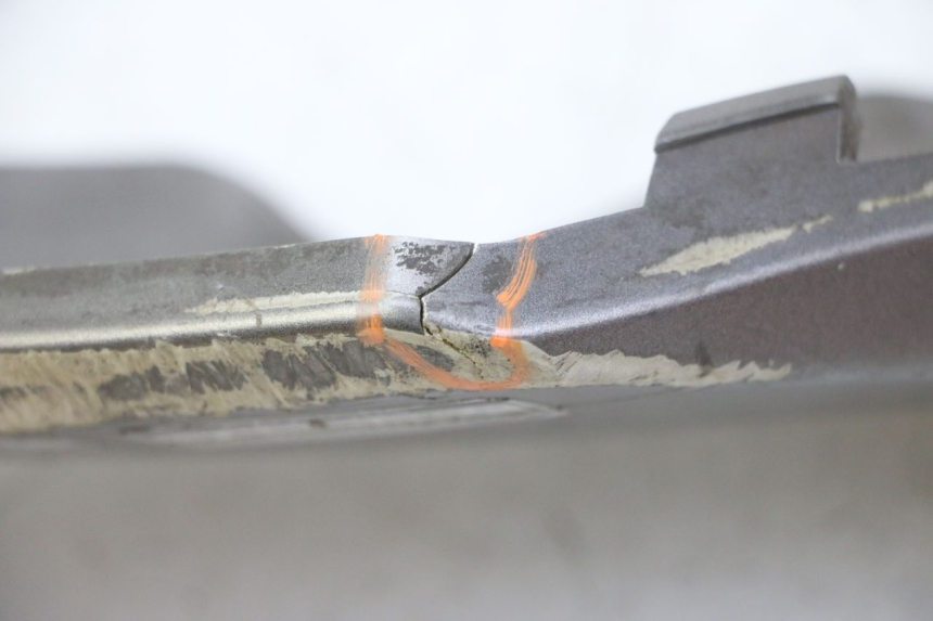 photo de RECHTER ZIJKWAND KYMCO DINK STREET 125 (2009 - 2014) - Zoom op gebruiksstaat