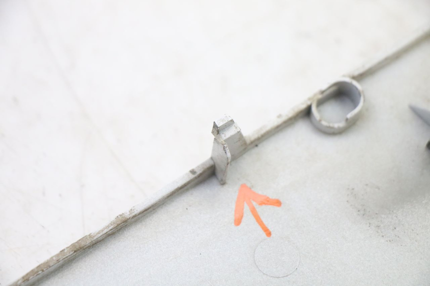 photo de rechter dorpel SYM FIDDLE 3 III 125 (2014 - 2020) - Markeringen en referenties