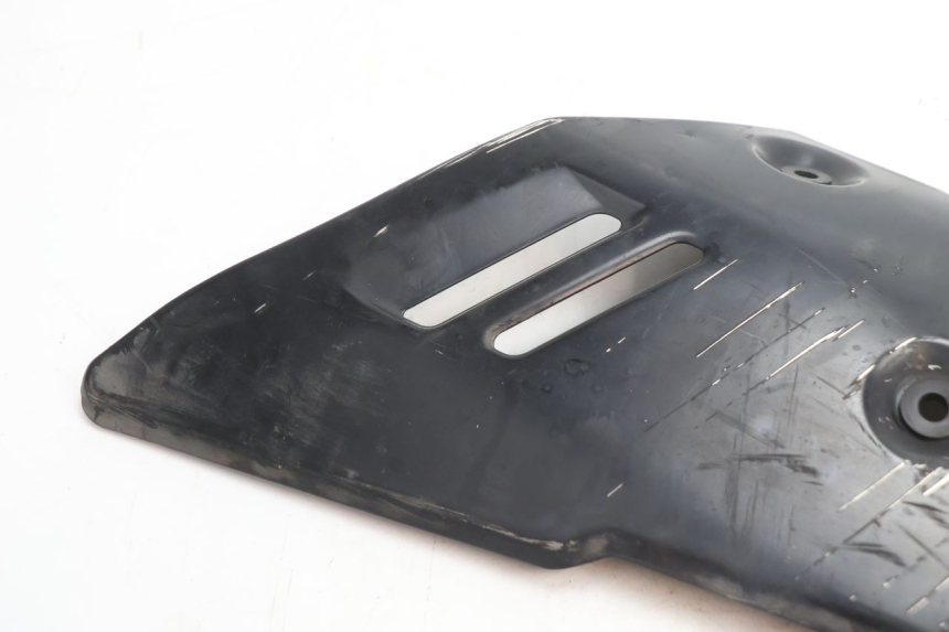 photo de rechter dorpel SUZUKI GSR 600 (2005 - 2012) - Detail van het onderdeel