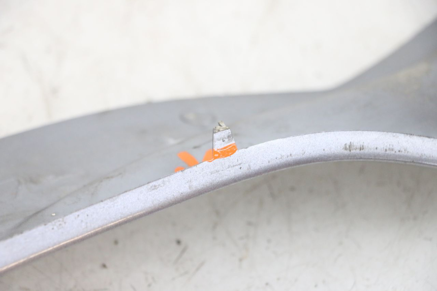 photo de rechter dorpel SYM GTS EVO 125 (2009 - 2013) - Staat van het oppervlak