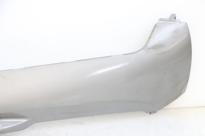 photo de RECHTER ZIJKWAND PIAGGIO MP3 LT 300 (2010 - 2016) - Kenmerkende details