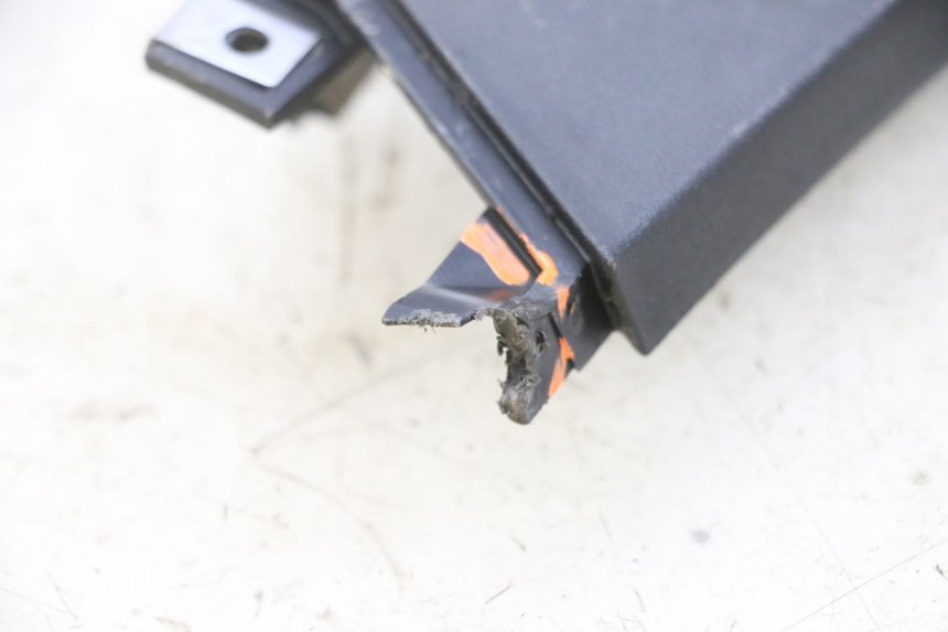 photo de rechter dorpel PIAGGIO MP3 RL 250 (2006 - 2010) - Zoom op gebruiksstaat