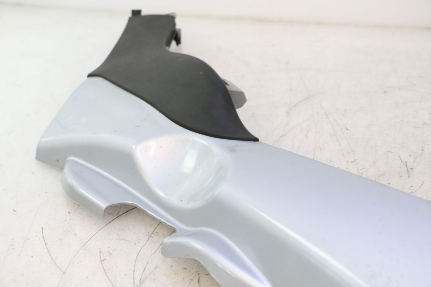 photo de rechter dorpel PIAGGIO MP3 125 (2006 - 2014) - Detail van het onderdeel