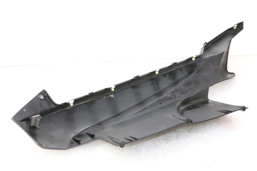 photo de rechter dorpel PEUGEOT SATELIS COMPRESSOR K15 125 (2006 - 2009) - Detail van het onderdeel