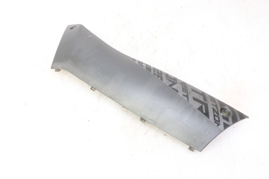 photo de RECHTER ZIJKANTSKIRT PEUGEOT STREETZONE I NAKED 2T 50 (2018 - 2020) - Detail van het onderdeel