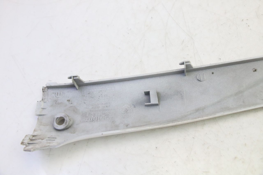 photo de rechter dorpel PEUGEOT TWEET PRO EFI 4T 50 (2021 - 2022) - Markeringen en referenties