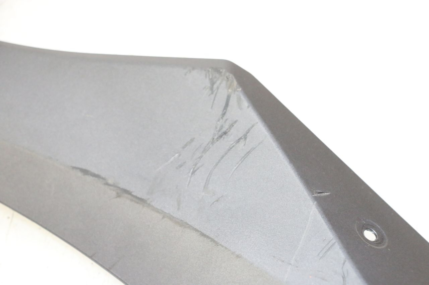 photo de RECHTER ZIJKWAND YAMAHA XMAX X-MAX 125 (2021 - 2025) - Bevestigingspunten