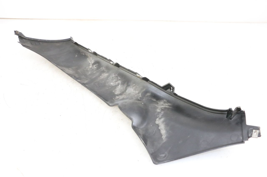 photo de RECHTER ZIJKANTSKIRT PIAGGIO XEVO - X EVO 125 (2007 - 2017) - Zoom op gebruiksstaat