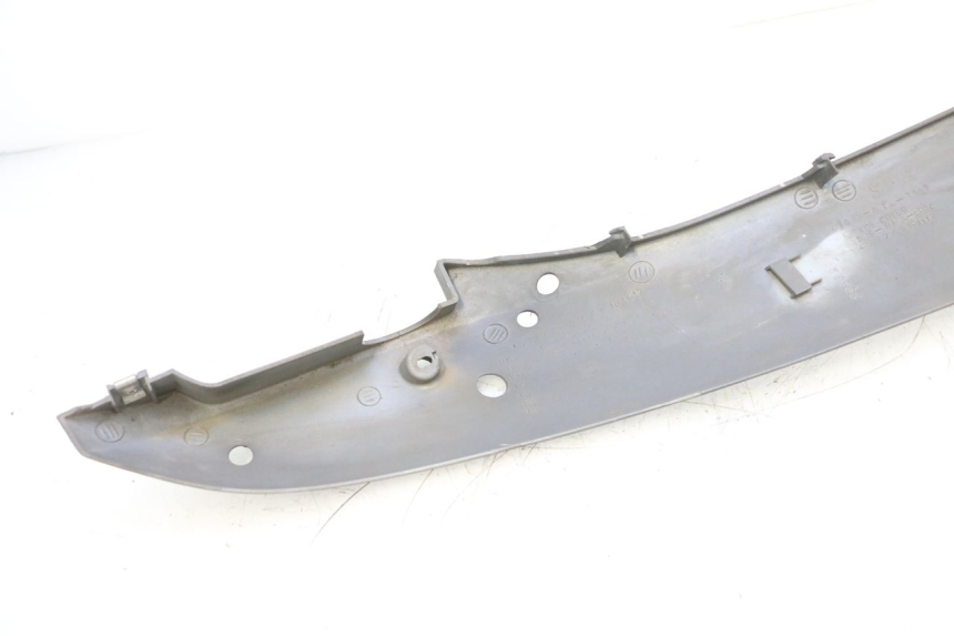 photo de LINKER ZIJKANTSKIRT SYM GTS EVO 125 (2009 - 2013) - Markeringen en referenties