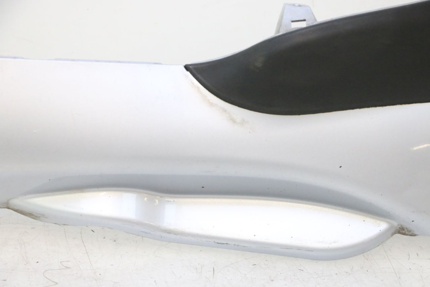 photo de LINKER DREMPELPLAAT PIAGGIO MP3 125 (2006 - 2014) - Kenmerkende details